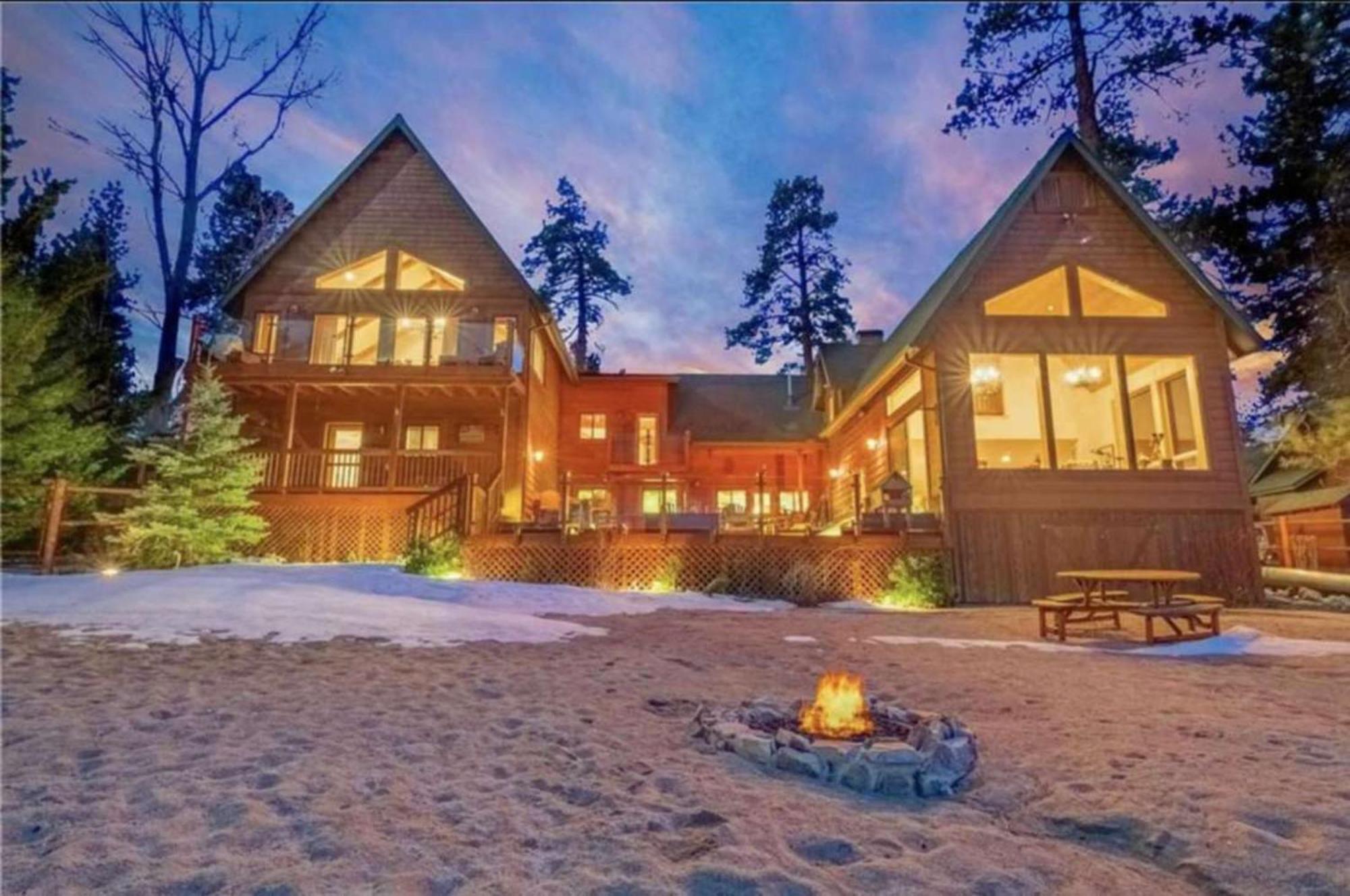 Lagunita Shores By Avantstay Beautiful Lakefront Mansion W Hot Tub Bbq Big Bear Lake Exterior photo