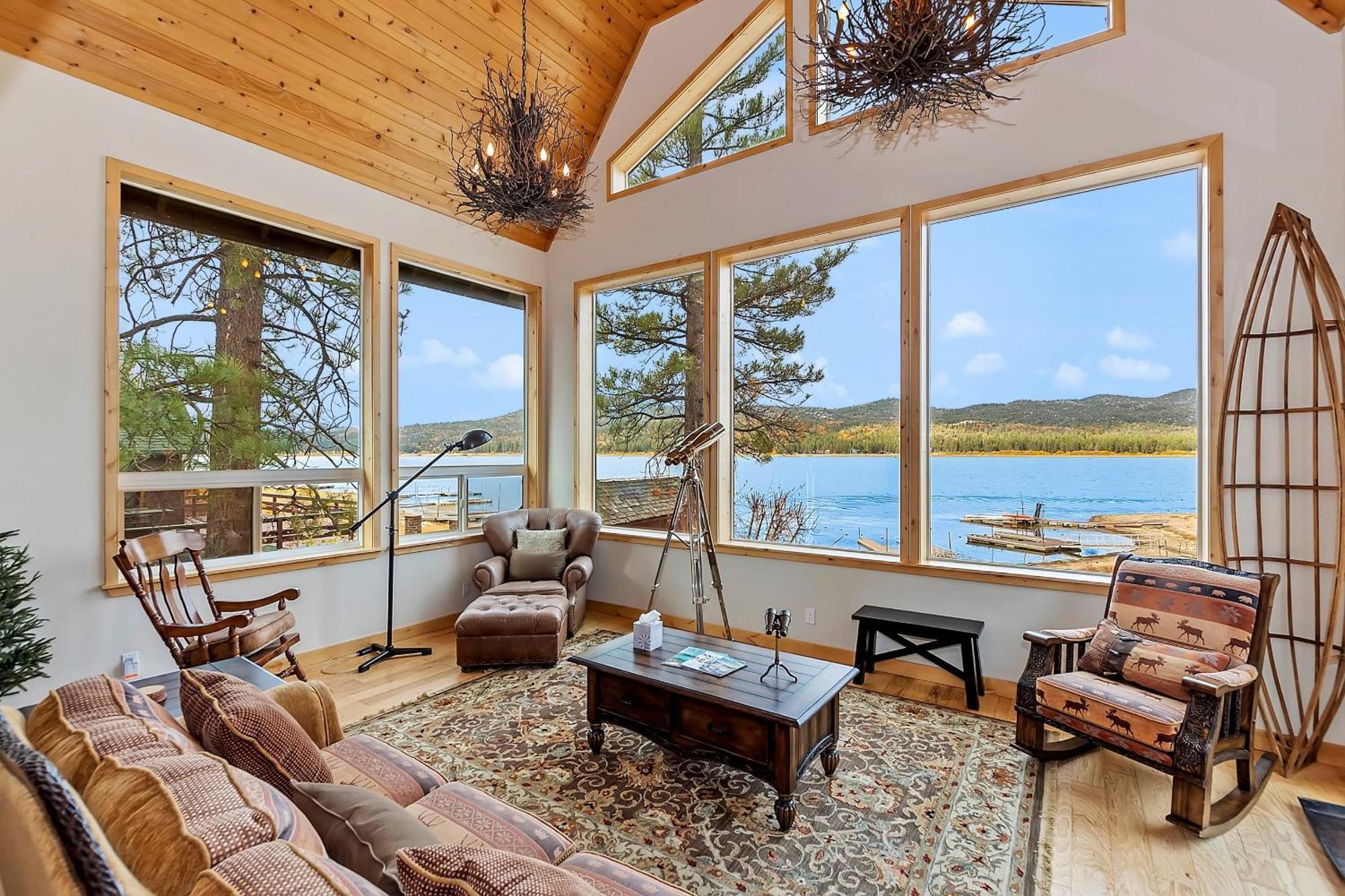 Lagunita Shores By Avantstay Beautiful Lakefront Mansion W Hot Tub Bbq Big Bear Lake Exterior photo